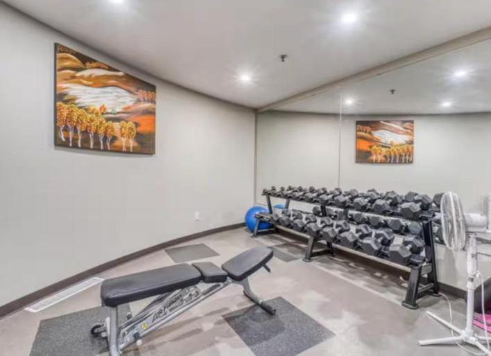 Spacious Penthouse Suite-King Beds-Pool & Hot Tub Кенмор Екстер'єр фото